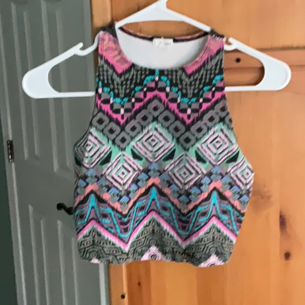 Crop top